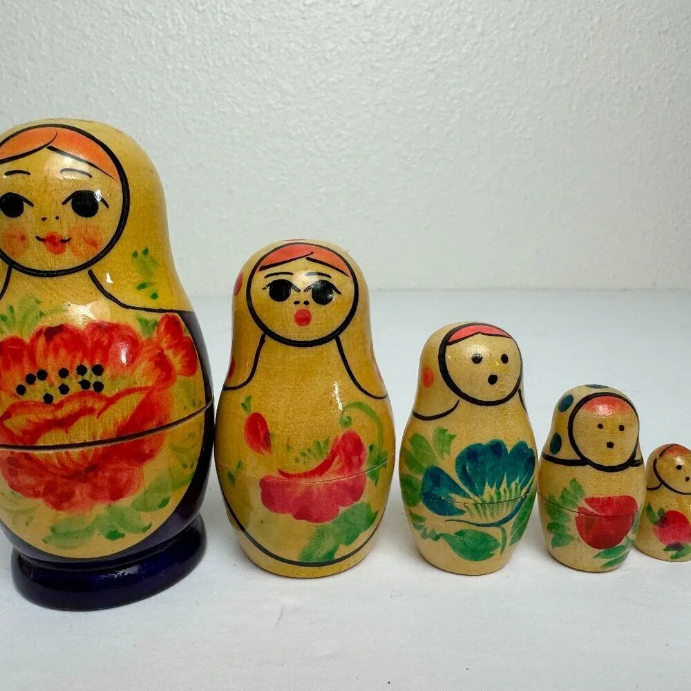 Old ( No Modern) Russian Wooden Babushka Matryoshka Nesting Dolls Hand Painted